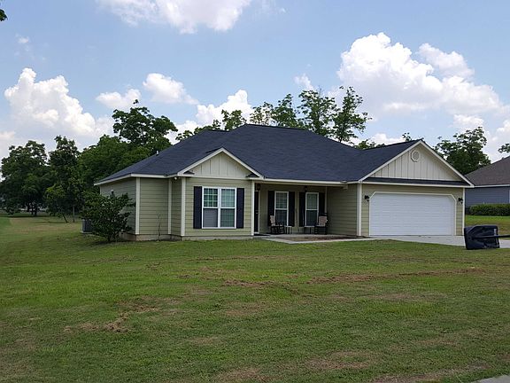 2nd image of 160 Wisteria Ln
