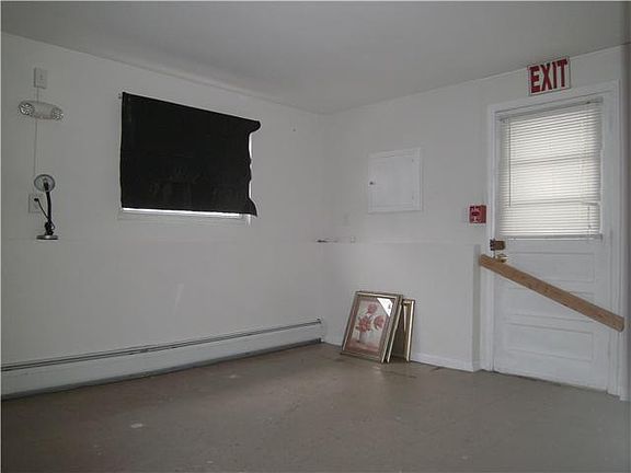 4th image of 68 Woodland Ave