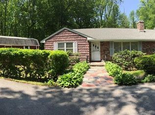32 Lacona Rd, Mahopac, NY 10541