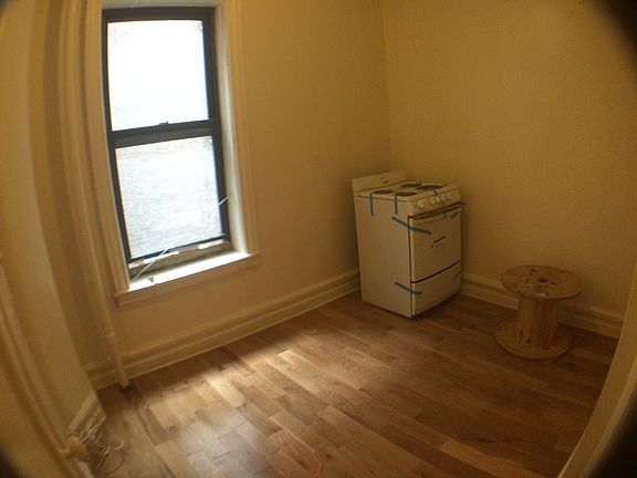 3rd image of 707 W 180th St APT 3C