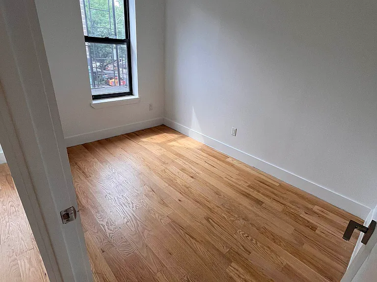 127 Kingston Ave #2R — Photo 11