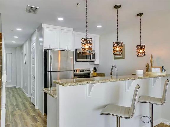 5th image of 200 Padre Blvd #2102