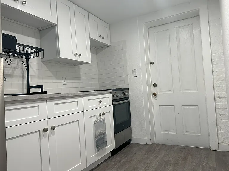 1249 York St #B2 — Photo 12