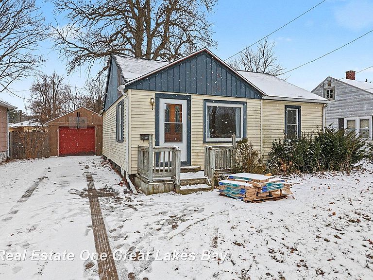 Listing photo 2
