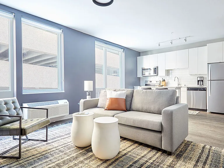 Luna Apartments — Photo 91