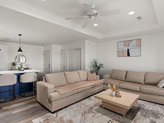 3rd image of 420 E Franklin St APT 202