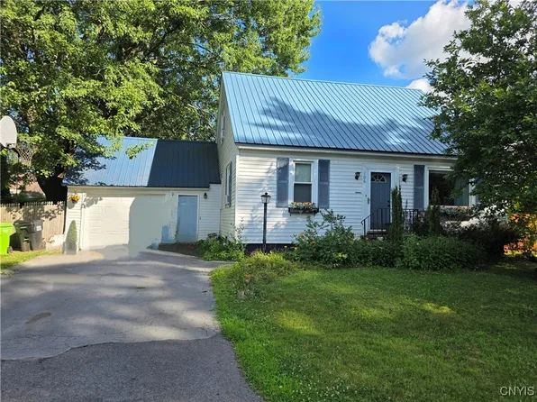 106 N Lincoln Ave, Liverpool, NY 13088