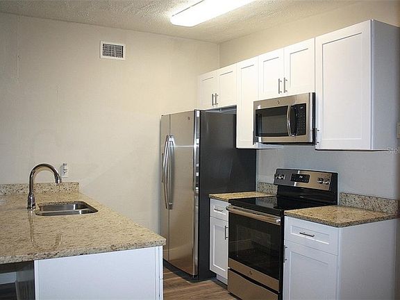 2nd image of 125 Country Club Cir