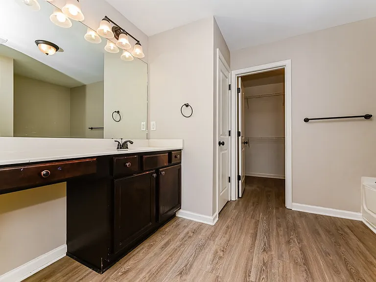 4047 Clay Ct SE — Photo 11