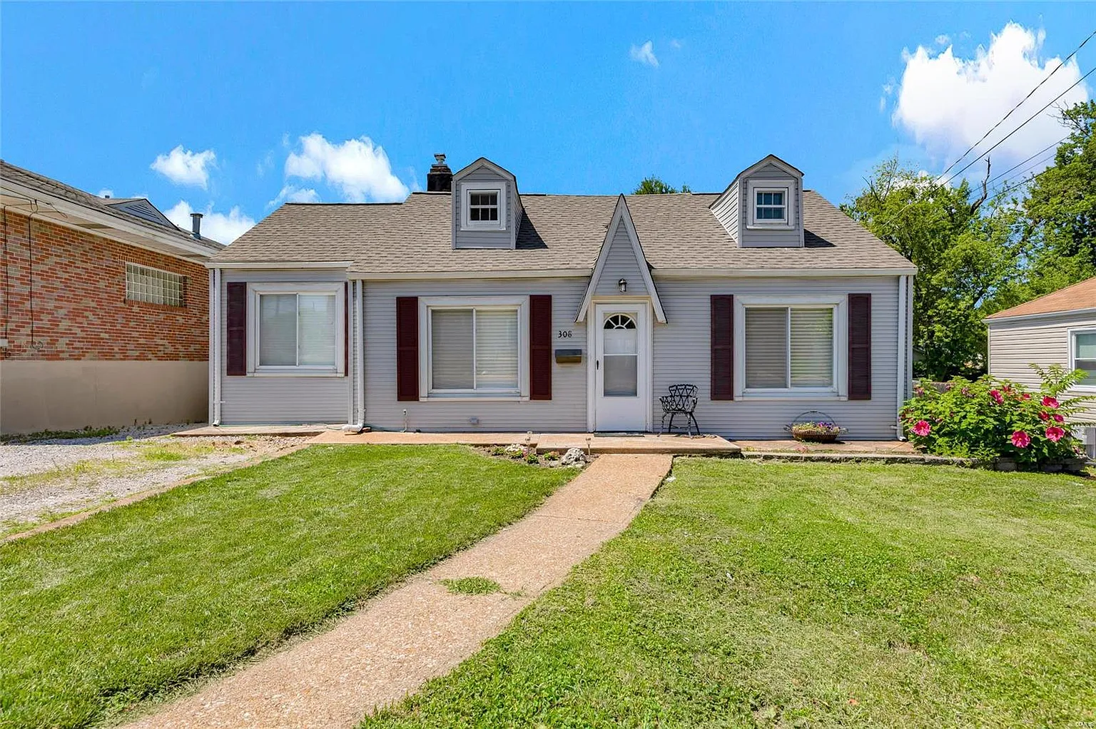 308 Hoffmeister Ave photo 1