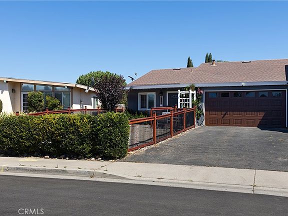 3rd image of 1532 Sierra Ln