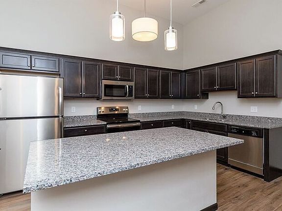 5th image of 2865 Spring Rose Cir APT 104