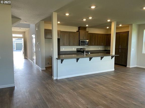 2nd image of 1446 Gladiola Dr #145