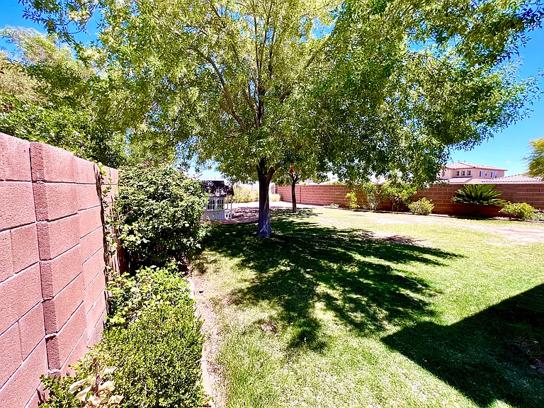 7140 Charter Crest St — Photo 92
