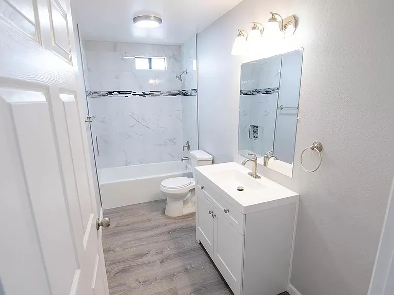 Oasis Apartments — Photo 47