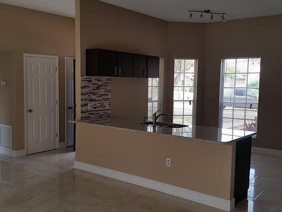 4th image of 12008 Blackheath Cir