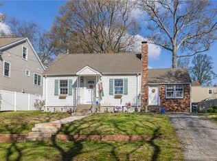 92 Highlawn Rd, Fairfield, CT 06824