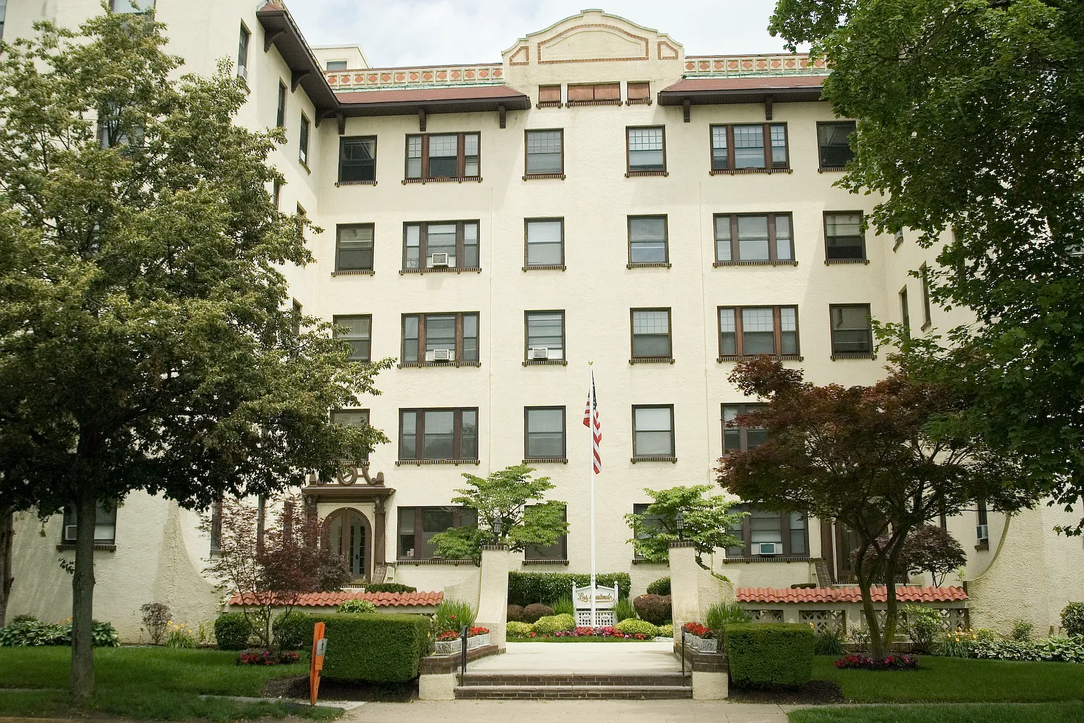 Les Gertrude Apartments — Photo 1