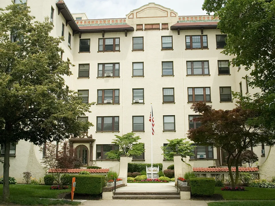 Les Gertrude Apartments