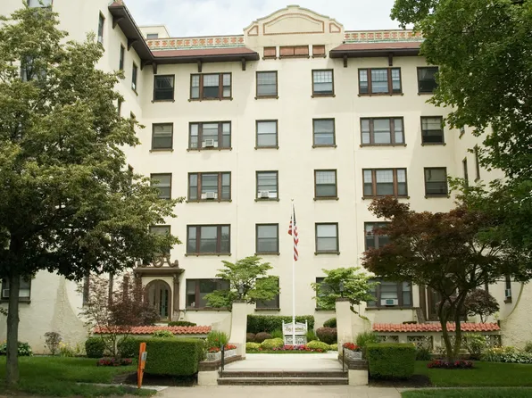 Les Gertrude Apartments, 335 Broad St #A28258ab5, Red Bank, NJ 07701