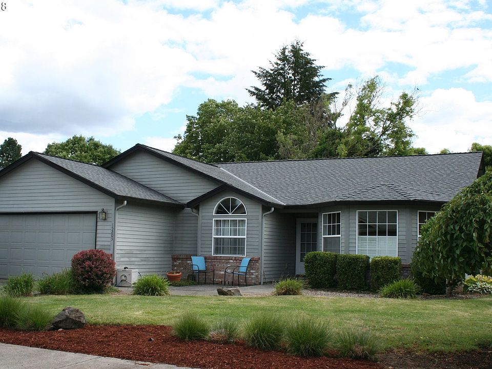 1st image of 15205 NE 76th Cir