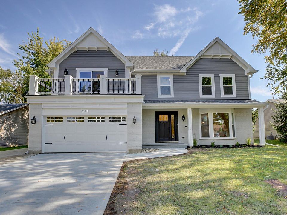 1st image of 910 Applewood Ln