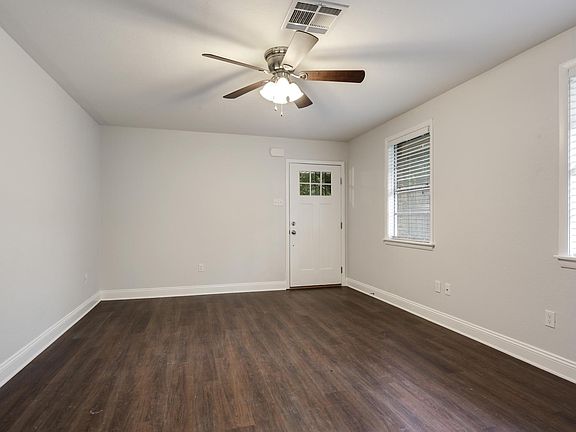 4th image of 500 Oriole St