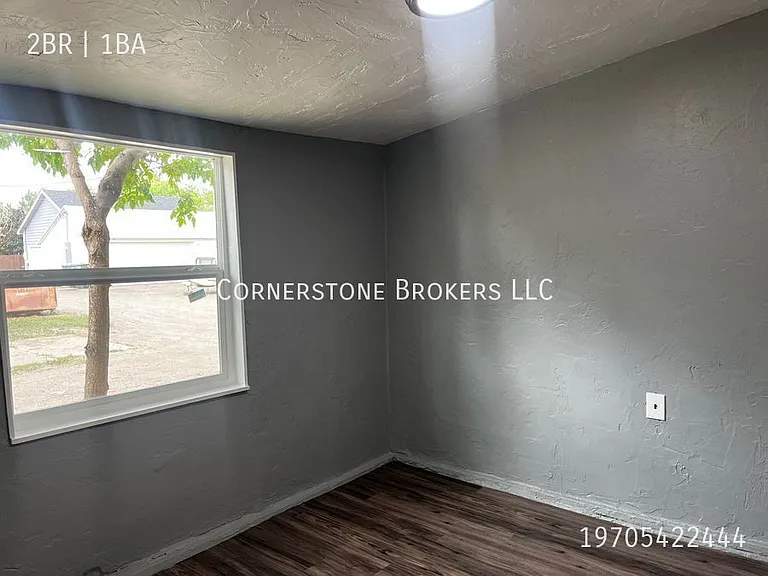 213 E Edmunds St — Photo 6