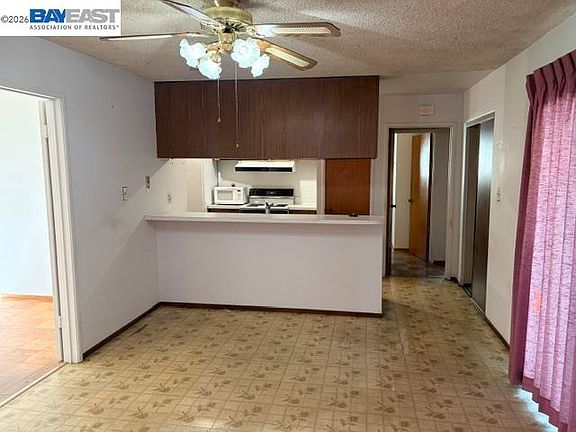 5th image of 358 Robert Way