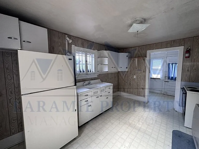 511 E Fremont St — Photo 8