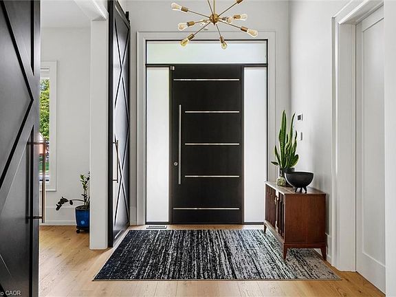 4th image of 54 Forest St