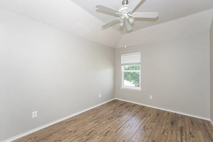 9865 Gallatin Ln — Photo 16