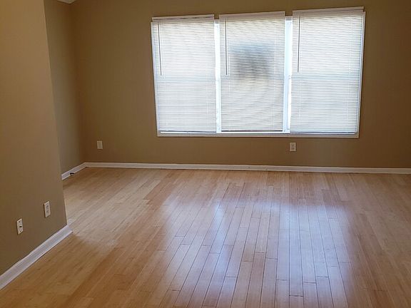 2nd image of 674 Shadow Lakes Dr