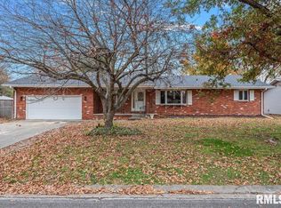 736 Big Bend Rd, Taylorville, IL 62568