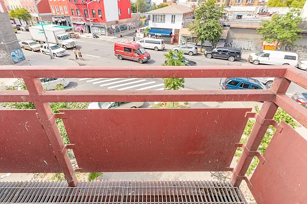 Rented by MySpaceNYC | media 26