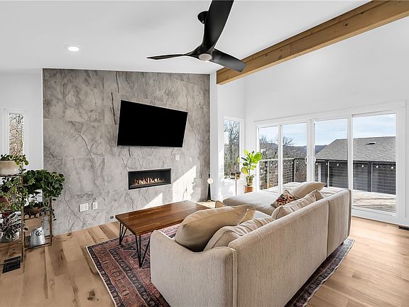 2nd image of 1757 E Paddock Rd