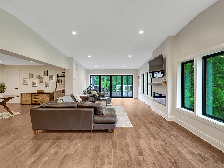 10904 Belgravia Ct — Photo 20