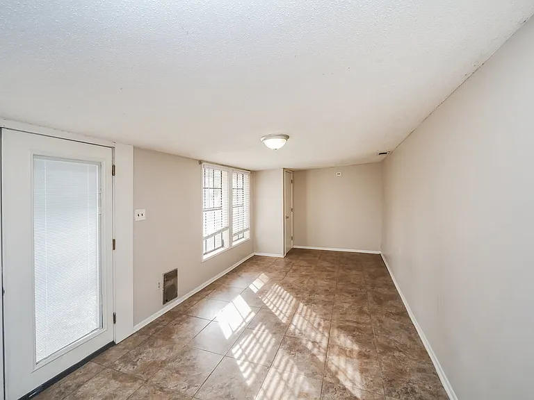 863 Hackberry Dr — Photo 7