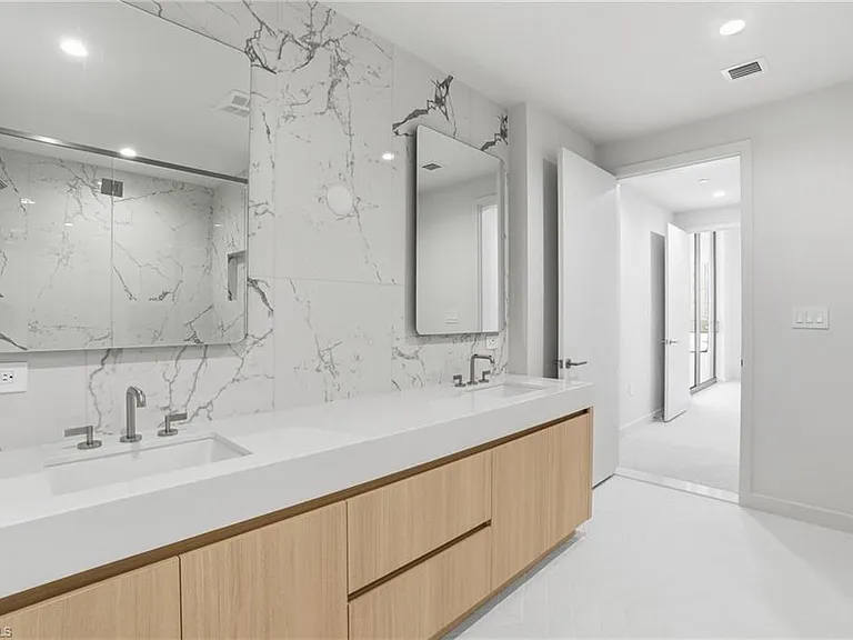 5100 Seagrass Blvd #306 — Photo 34