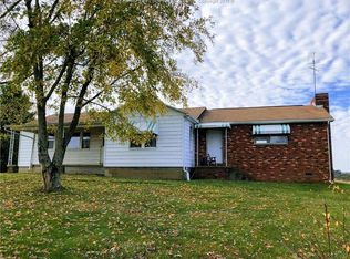 52 Matheny Dr, Leon, WV 25123