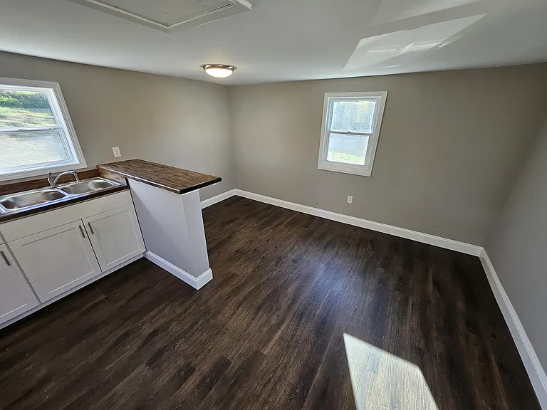 322 Mill St #1 — Photo 7