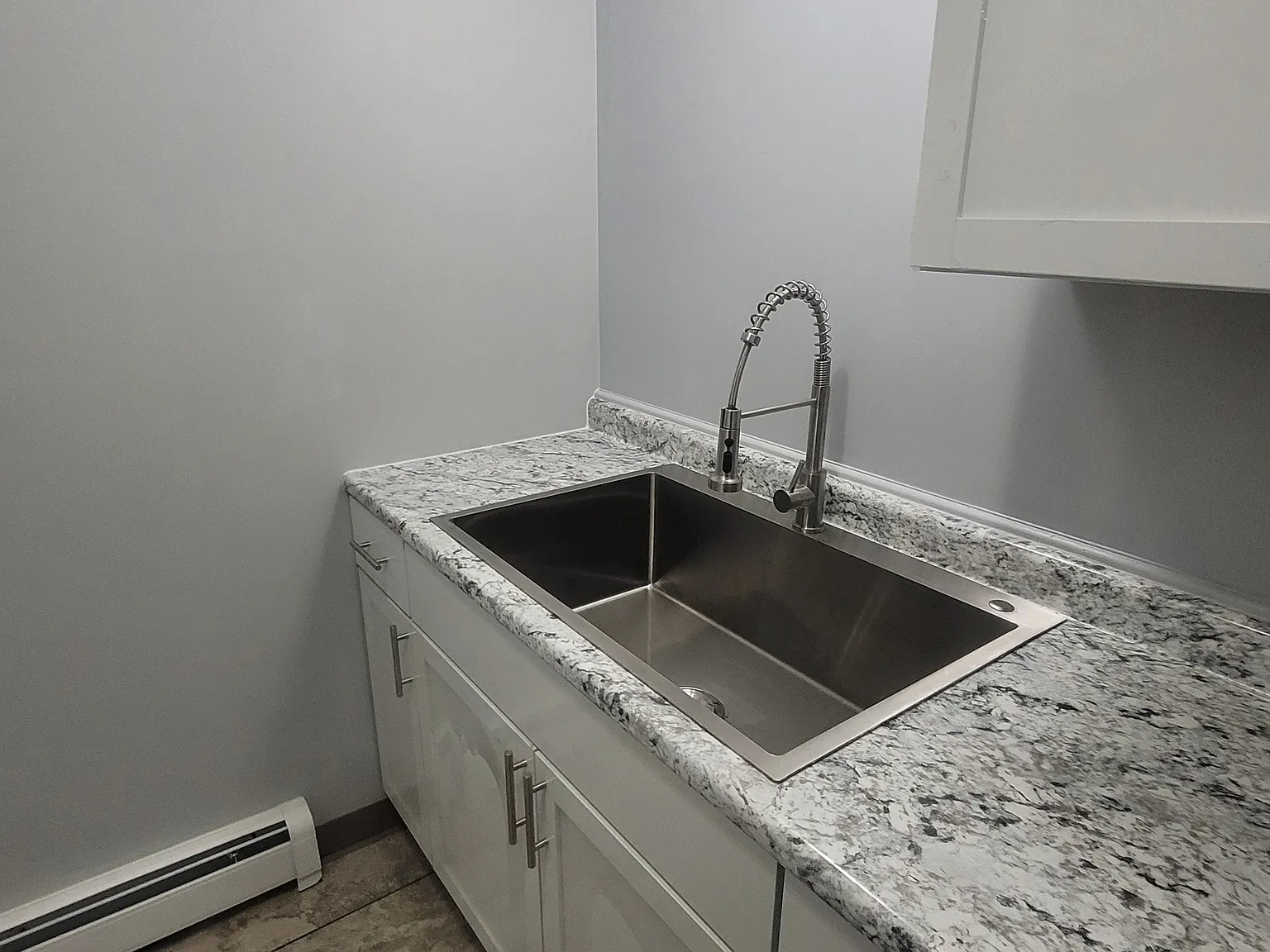 2142 Williamsburg Dr — Photo 4