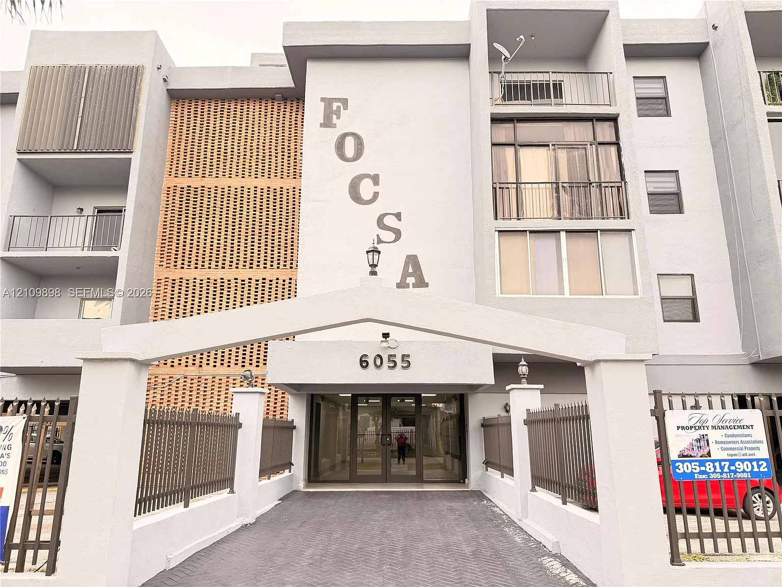 Focsa Condo — Photo 2
