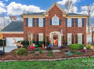 5525 Providence Glen Rd, Charlotte, NC 28270