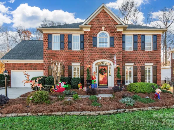 5525 Providence Glen Rd, Charlotte, NC 28270