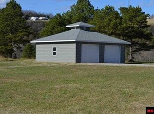 357 County Road 101, Norfork, AR 72658