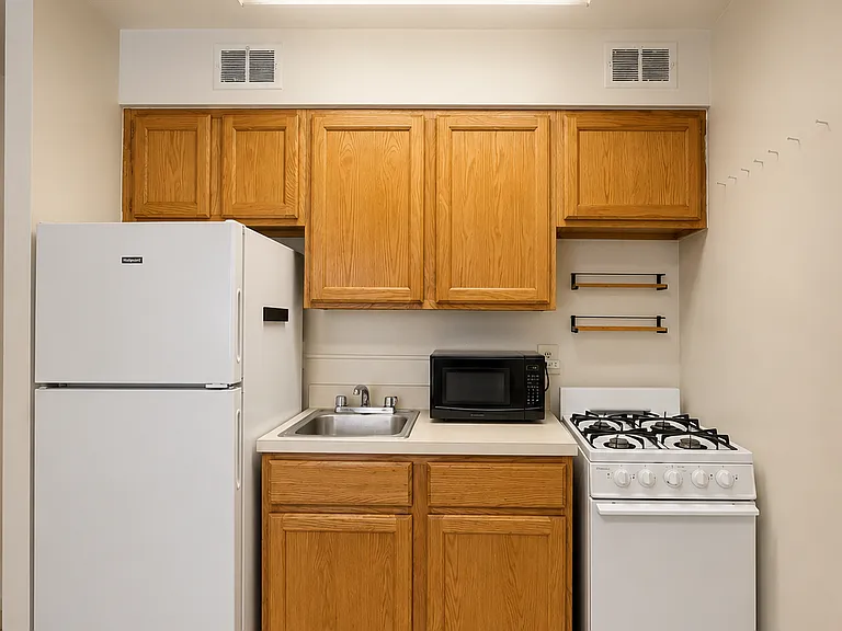 1521 D St SE #101 — Photo 2