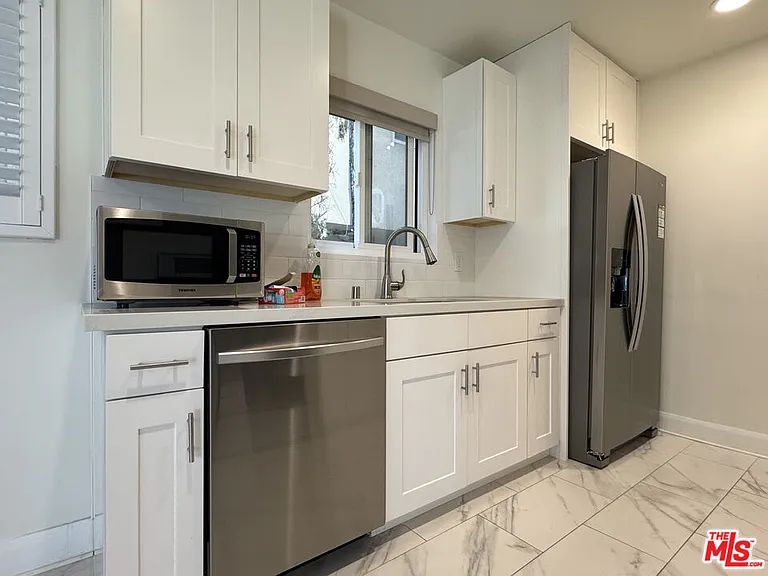 1601 Veteran Ave #101 — Photo 30