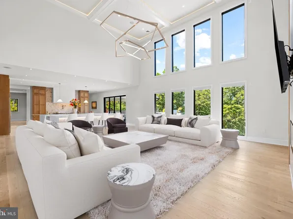 5895 Rodgers Rd, Pipersville, PA 18947