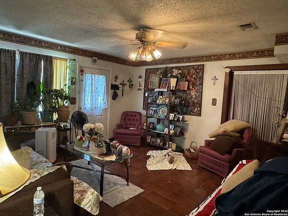 3rd image of 31 Storeywood Dr